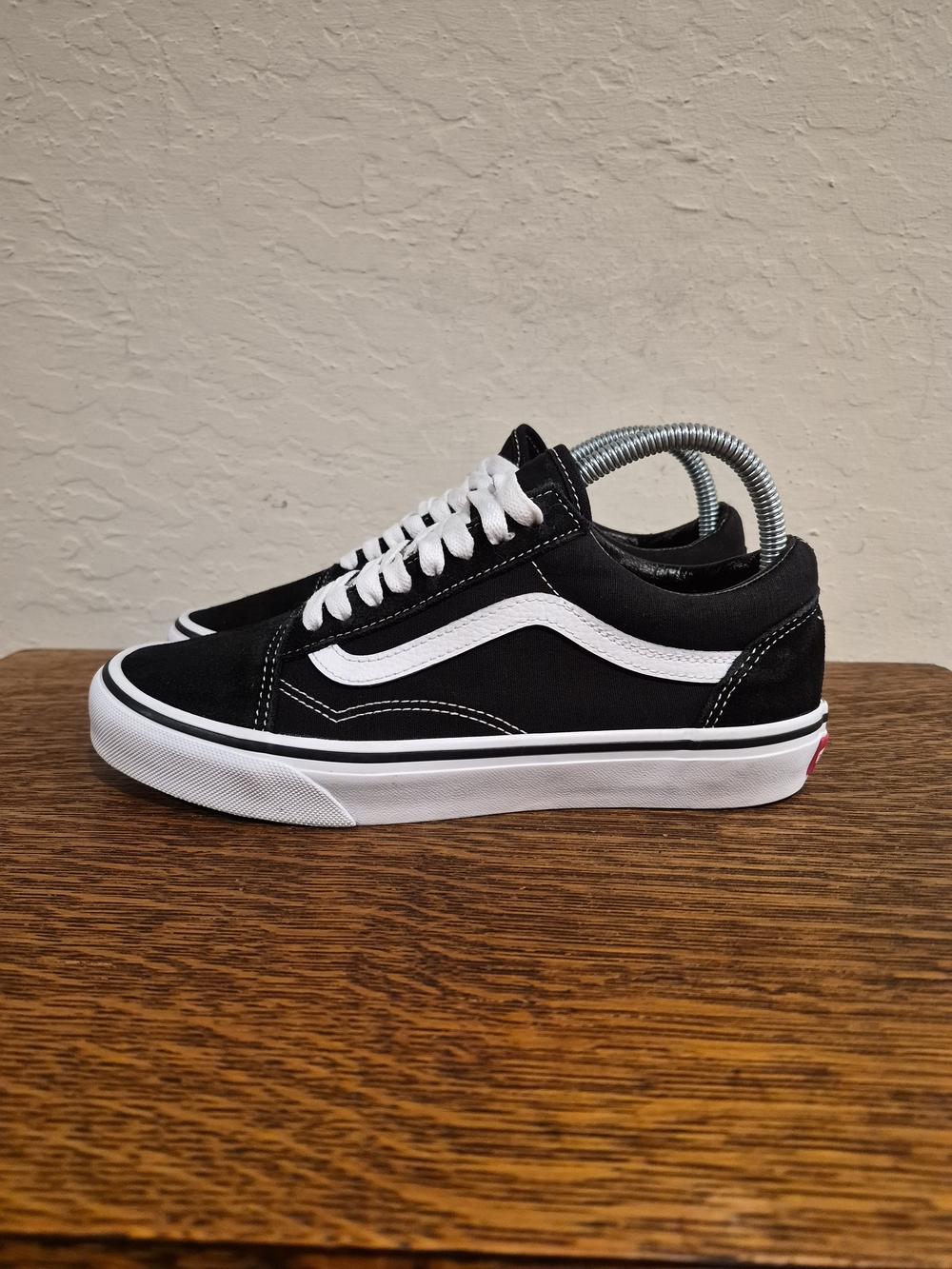 Vans Old Skool Classic Unisex Fashion Sneakers
Women's Size US 8